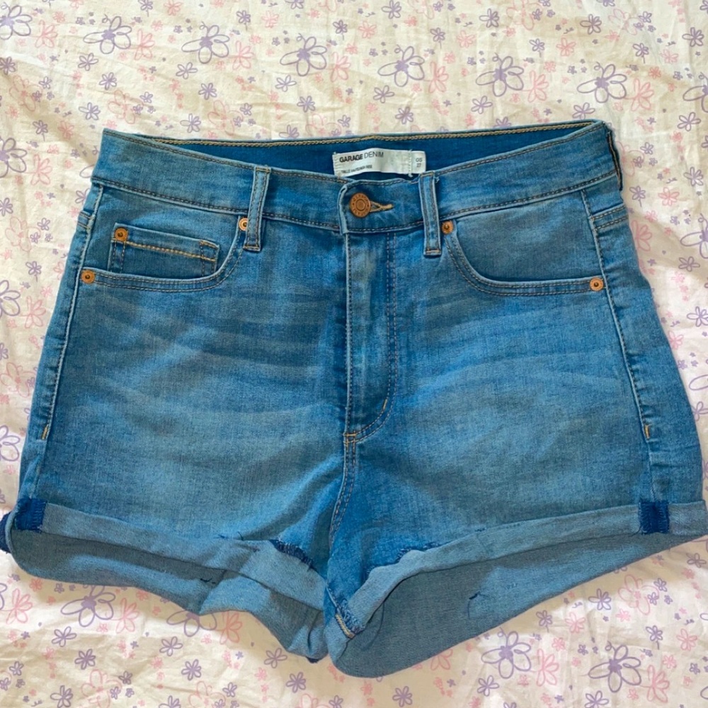 Blue high waisted jean shorts